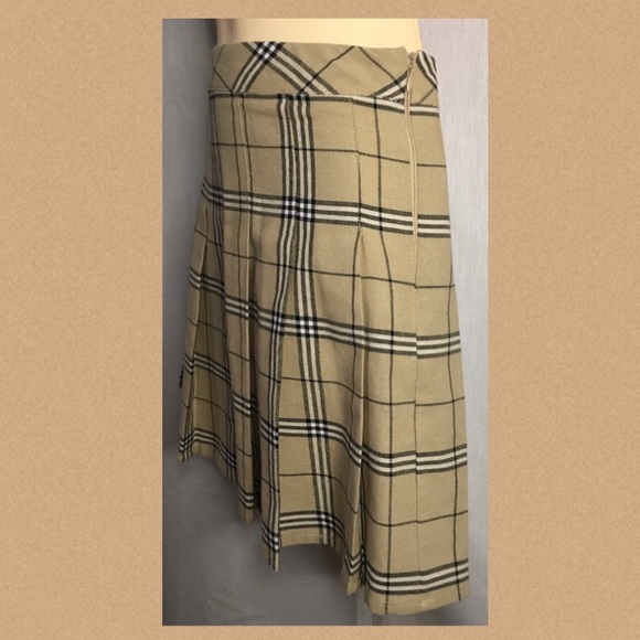 *Factorie* Size 12 Pleated check skirt in Alicia Neutral. - Picture 3 of 7